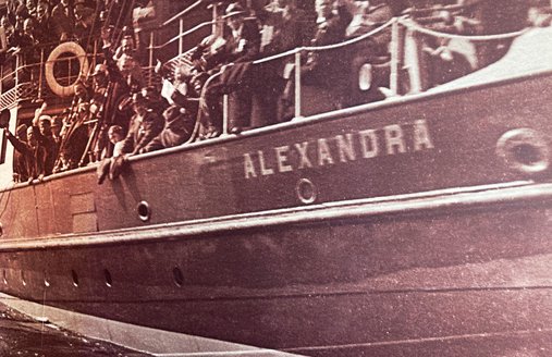 In der Ausstellung FÖRDESCHIFFFAHRT hängt ein altes Bild des Salondampfers ALEXANDRA.